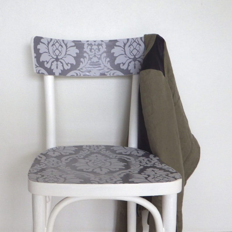 Decorer Une Chaise Avec Du Papier Peint Pour Un Effet Decoratif 4murs